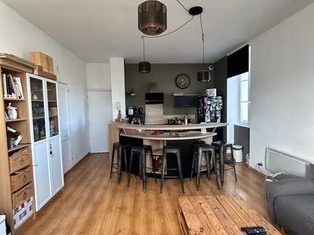 appartement t3 avec garage - 800