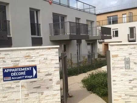 de standing récent au 2ème et dernier étage avec terrasse plein sud de 62 m² à saint apoll