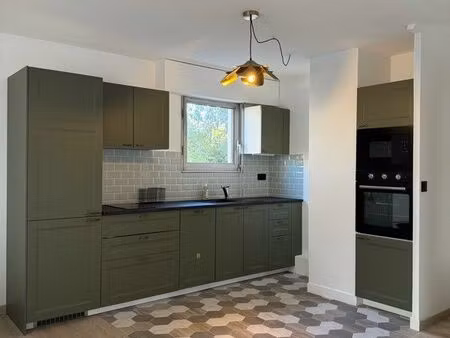 t2 60 m² entièrement rénové – résidence services senior hespérides du prado - vide ou meub