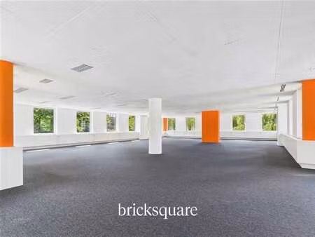 waterloo office park k - grande surface de bureaux