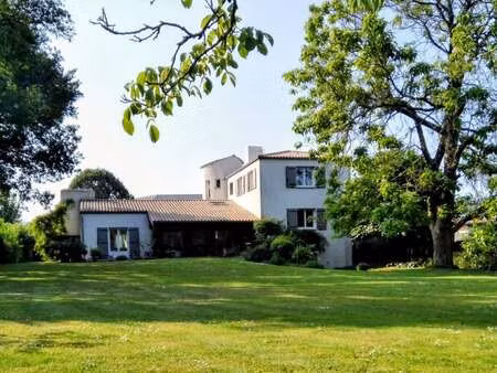 vente maison à rezé (44400) : à vendre / 263m² rezé