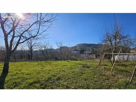 terrain 950 m² yssandon