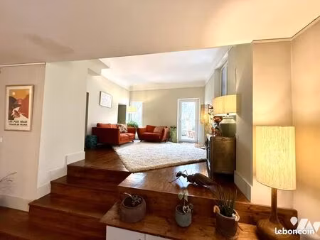 maison 9 pièces 249 m²