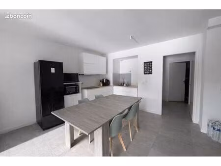 à louer appartement 3 pièces proche du port