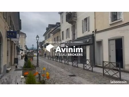 boutique 120 m² ferney-voltaire