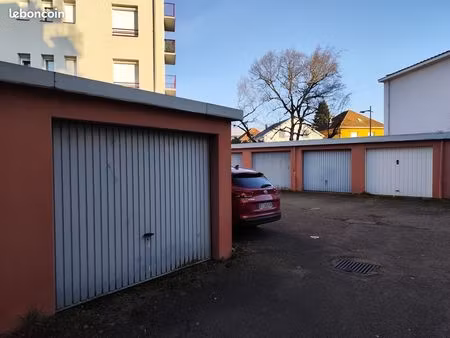propriétaire d'un garage pour le prix d'une location - avenue joffre - montbéliard