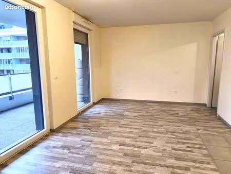 studio 1 pièce 33m² + terrasse