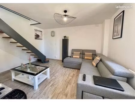 duplex t3 avec terrasse et jardinet