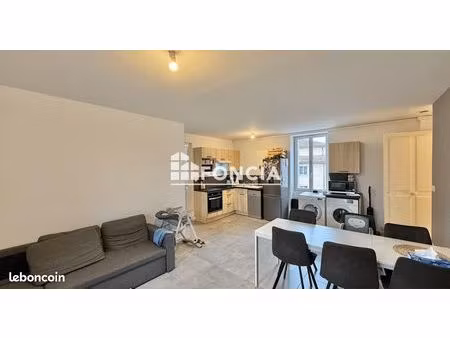 à vendre – appartement 73 m² – 2 places de parking - cave - centre bourg