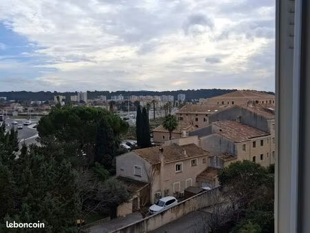toulon est limite la valette - proche mer - t1- vue degagee dominante - cave - parking gra