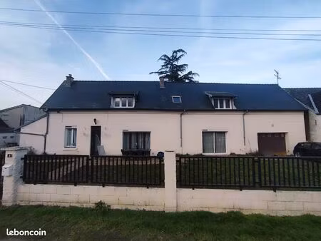 maison 140 m² – 5 pièces – 3 ch – terrain 999 m² – écoles en face – travaux récents