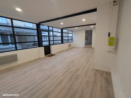 loue t4/ local rénové