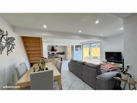 maison entièrement rénovée de 115 m² avec jardin