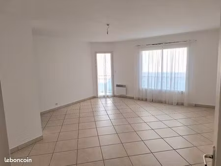 grand t2 lumineux dans belle résidence