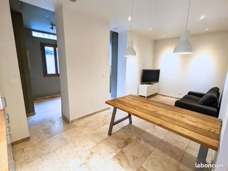 grand t3 rénové - 58m2 - toulon est - brunet