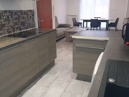 tres recherché. f4 la garde centre