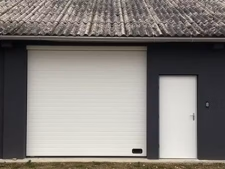 dépôt / local professionnel 72 76 m² – beynost (01)