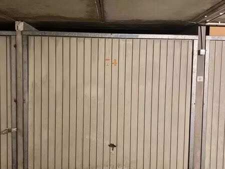 garage sécurisé 13m2