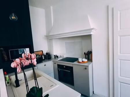 à vendre – charmant t1 bis rénové – quartier mourillon / la mitre – toulon