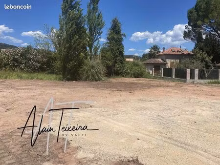 terrain 550 m² pignans