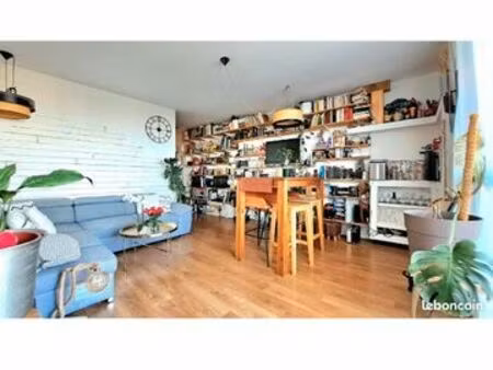 appartement t4  70m2  vue mer