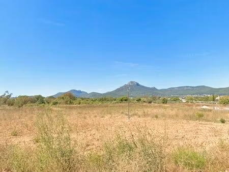terrain 750 m² la crau