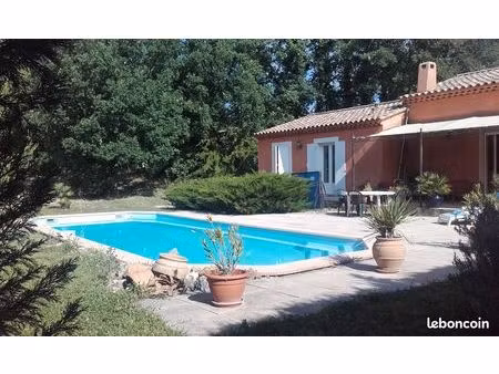 villa de 5 pièces sur 1400 m² de terrain avec piscine