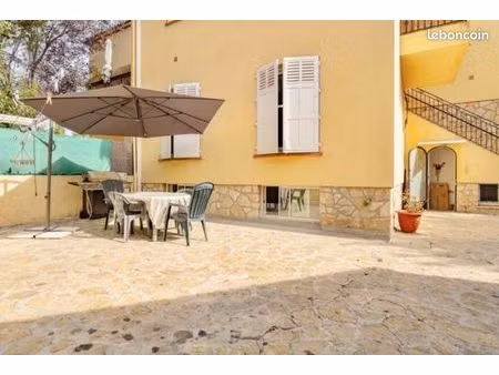 appartement t4 5 minutes du centre ville de sanary a pied