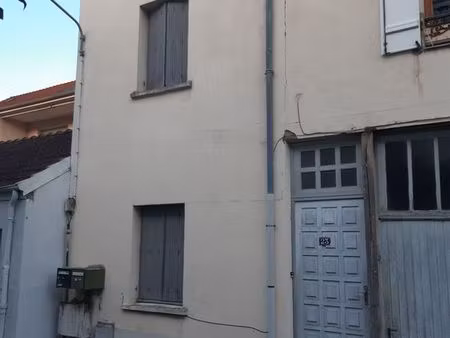 t2 bis 46 m2 centre vichy