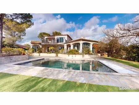 villa 5 pièces 193 m²