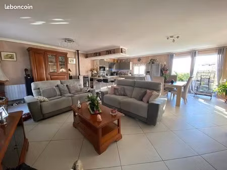 villa 4 pièces 94 m²