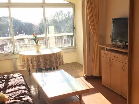 studio équipé avec cave privative et cave collective  parking libre