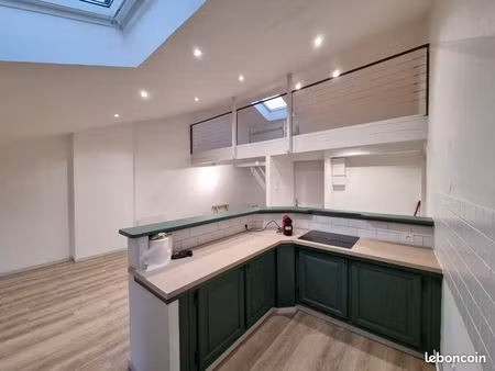 appartement de 68m2 loi carrez  82m2 au sol