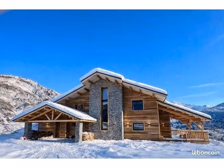 chalet 7 pièces 300 m²