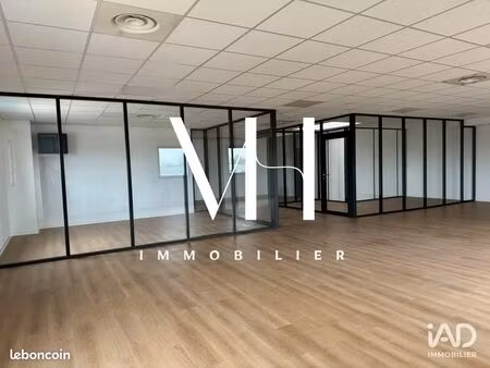 bureaux 155 m² signes