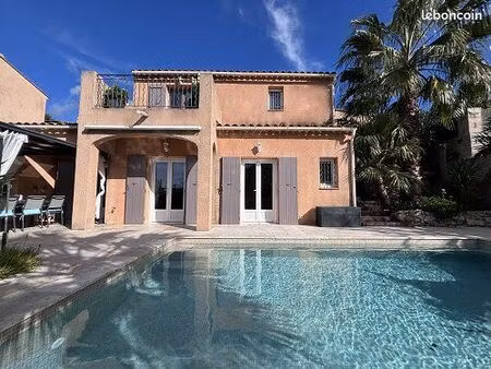 villa 5 pièces 120 m²