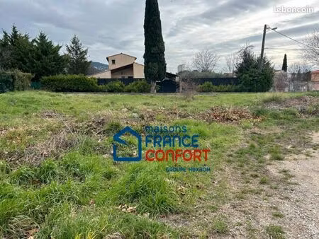 terrain 800 m² draguignan