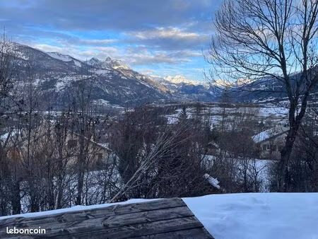 chalet bois à risoul village . 11 couchages