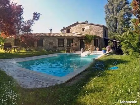 mas en pierre + terrain