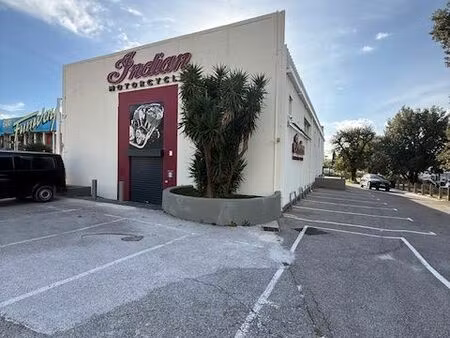 commerce 420m2 au sol +130m2 r+1  visibilité autoroute exceptionelle