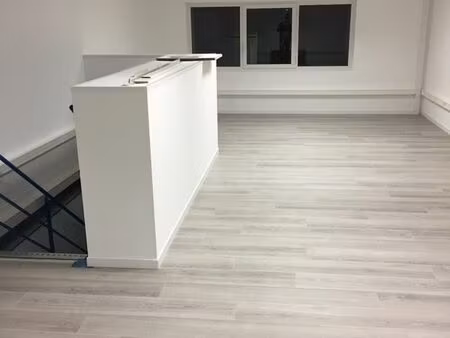 local industriel 60 m2