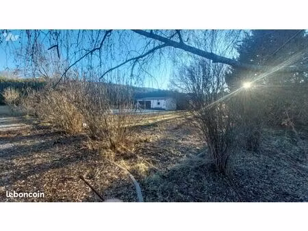 terrain 1005 m² lagrand