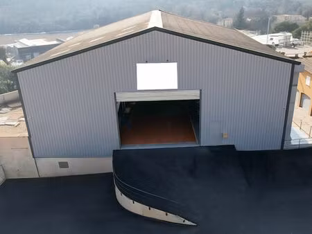 local d'activité 531 m² + terrasse 120m² zone camp ferrat