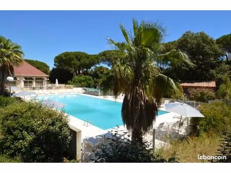 local commercial 1000 m² st aygulf