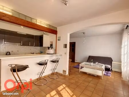 location t2 non meublé + garage