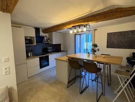 location maison de village