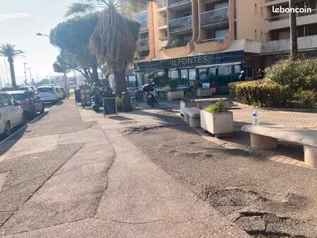 location saisonniere local restauration – fréjus plage