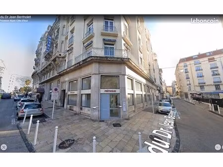 local commercial activité tertiaire