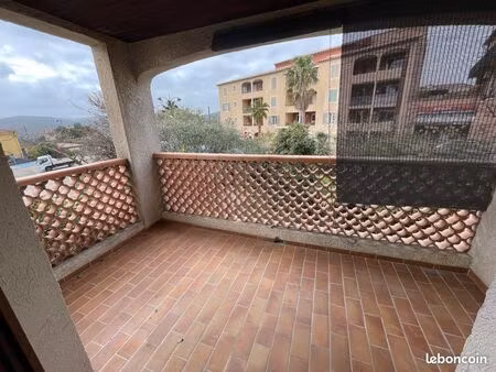 t3 au pin de bormes - disponible au 01/04/2026