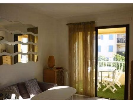 beau 2 pièces meublé avec terrasse résidence le lagon bleu